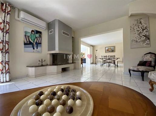 Charming Bright Villa with Pool
