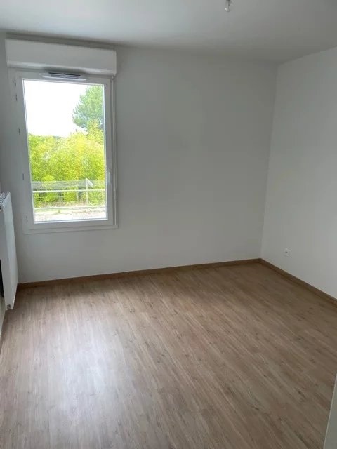 Zakup: Mieszkanie (33520)