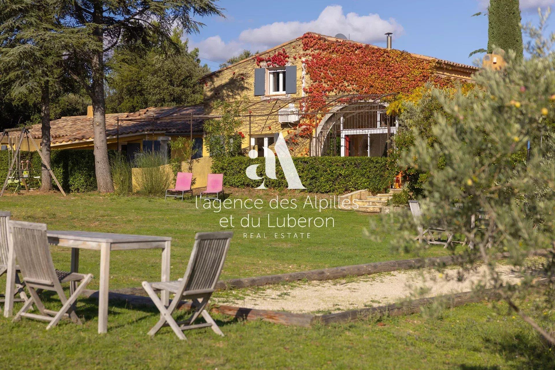 Gargas - Property With Views Pool And Land