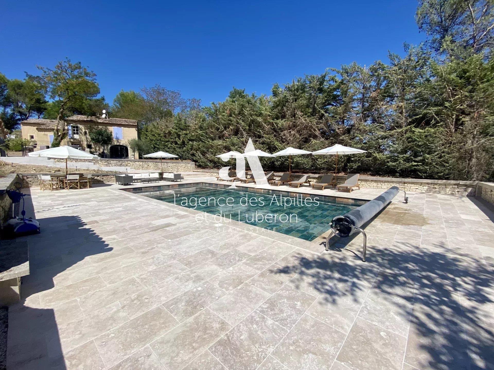 Oppède- Bastide Au Calme Avec Piscine