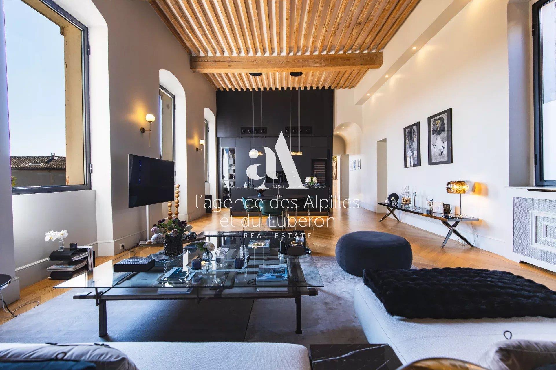 Isle-Sur-La-Sorgue- Prestigious Town House