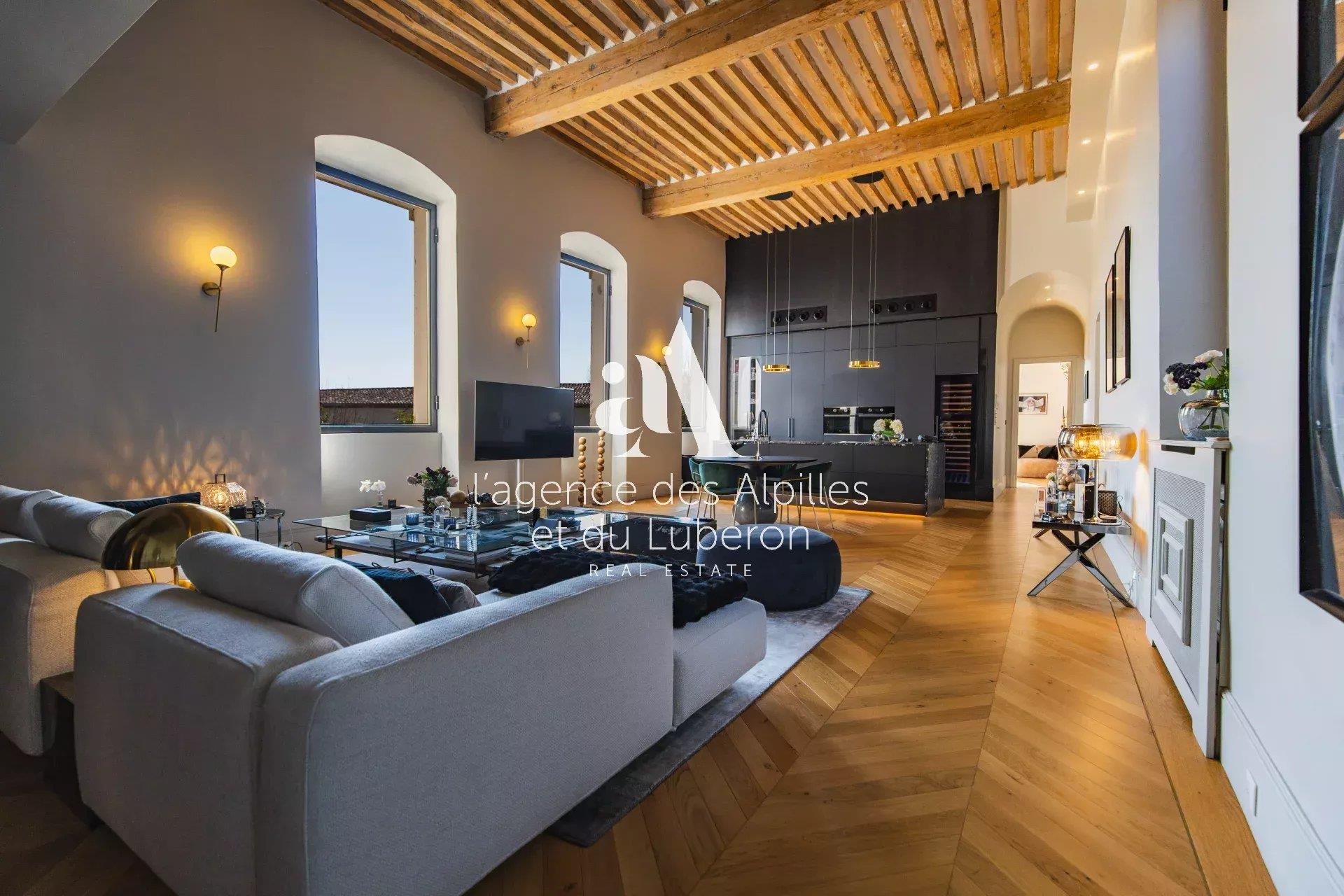 Isle-Sur-La-Sorgue- Prestigious Town House