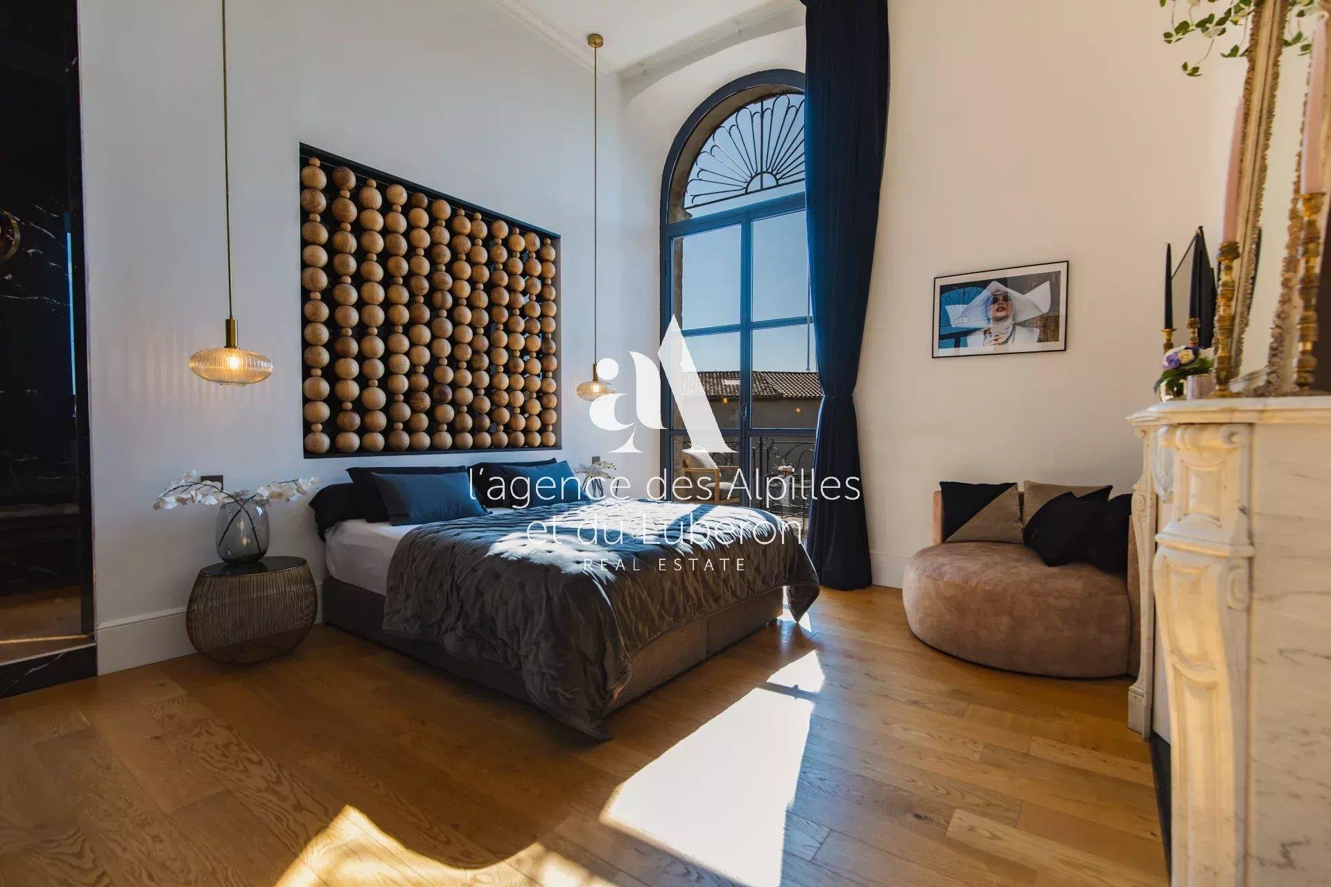 Isle-Sur-La-Sorgue- Prestigious Town House