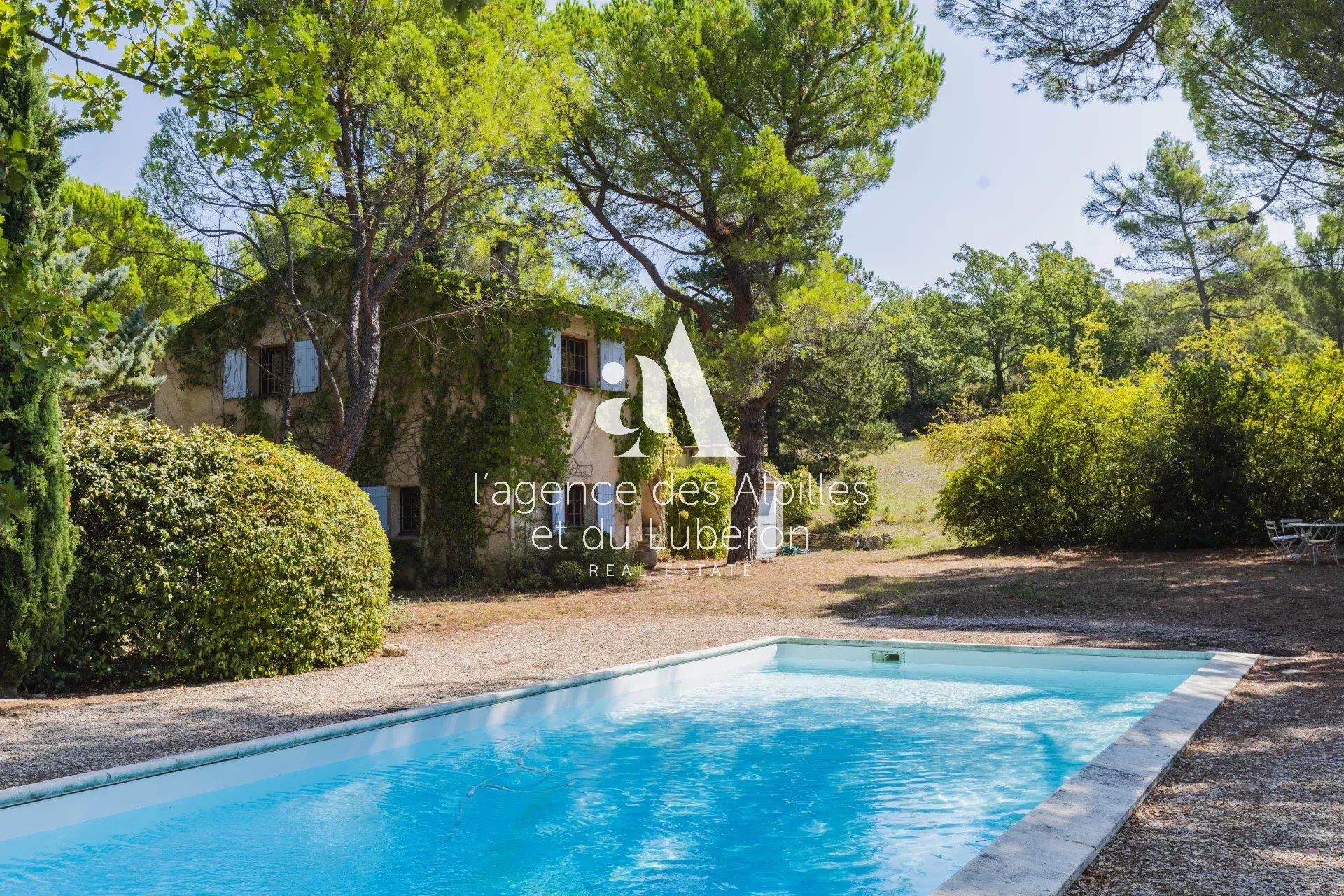 Bonnieux - House With Pool And Views