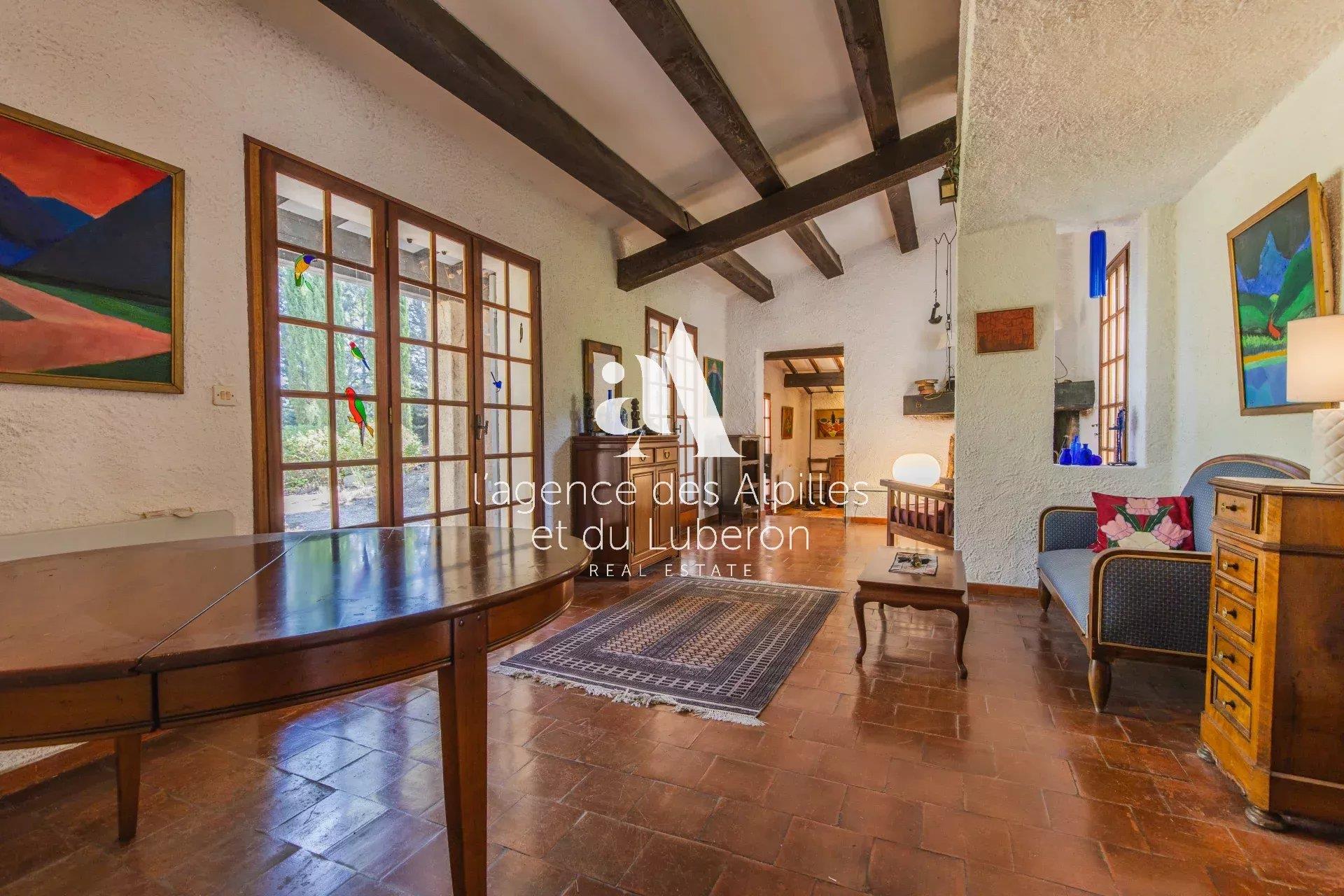 Bonnieux - House With Pool And Views