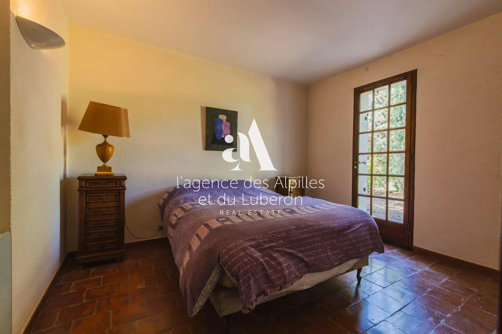 Bonnieux - House With Pool And Views