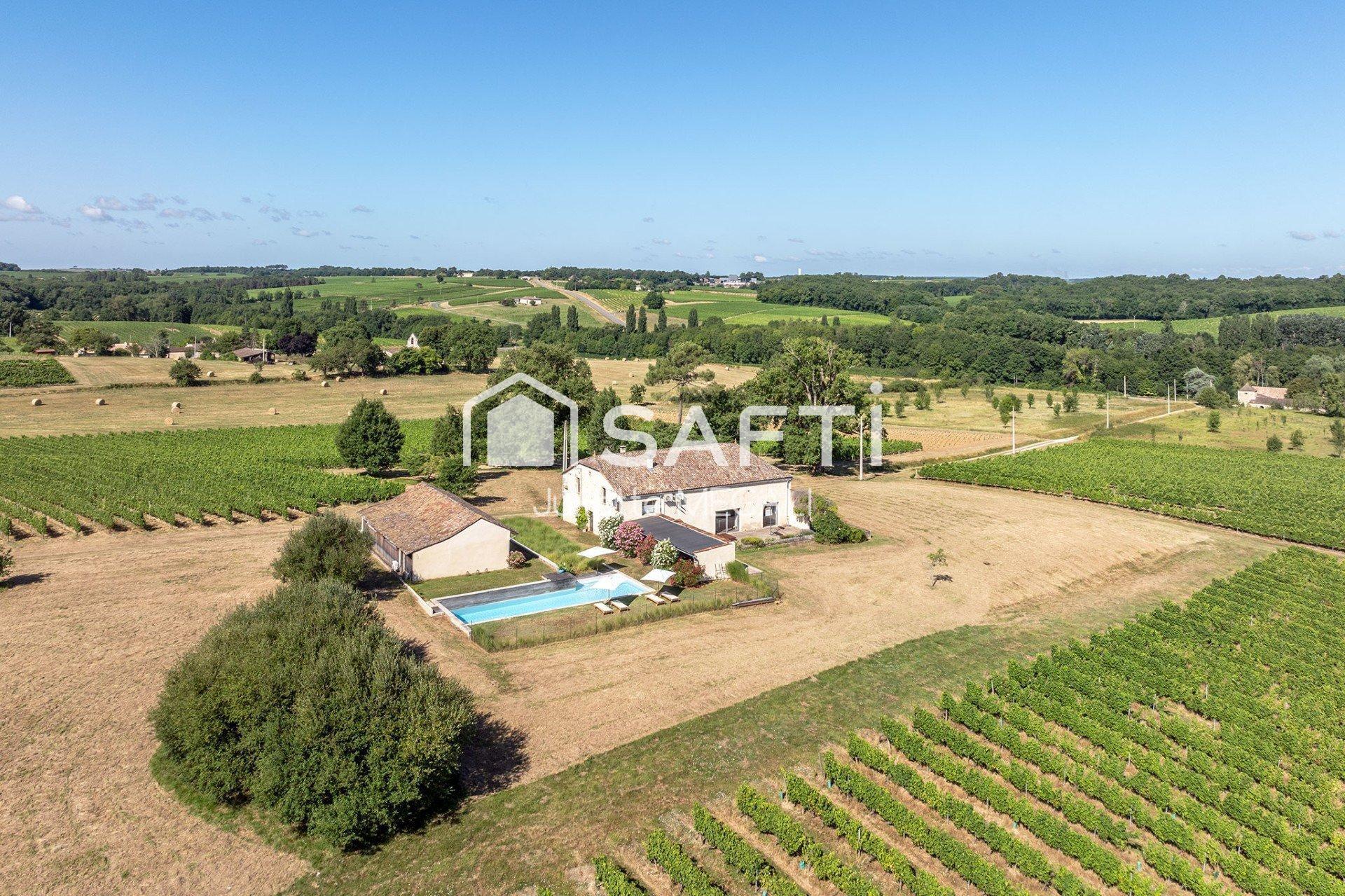 Purchase: Luxury property (33890)