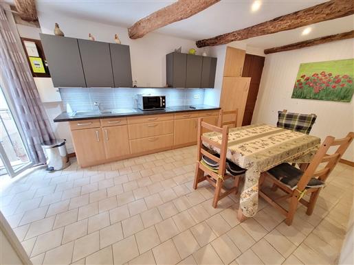 Sweet village house with 65 m² of living space at a walking distance of the beach of the river.