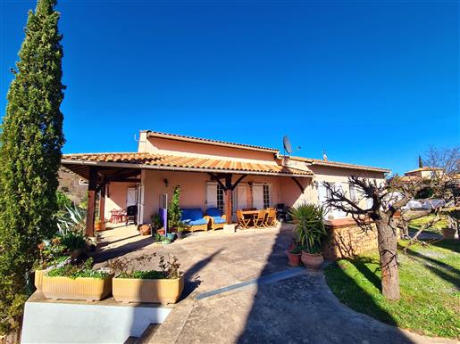 Pleasant villa with 153 m² plus independent gite on a 1920 m² plot with pool and stunning views !