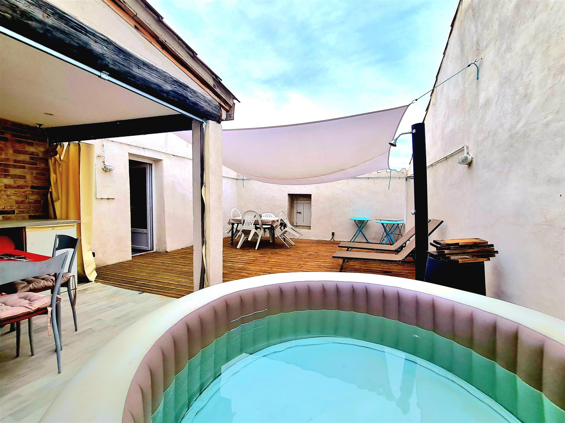 Fully Renovated Maison De Maitre With 5 Bedrooms, Garage, Spa And Superb Terrace