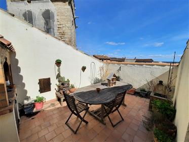 Pretty and spacious character village house with 108 m² of living space and roof terrace.