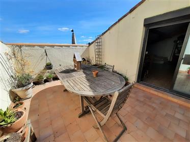 Pretty and spacious character village house with 108 m² of living space and roof terrace.