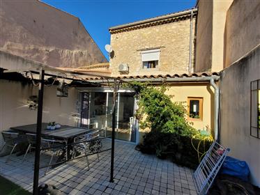 Beautiful and large stone character house, with 135 m² of living space and courtyard of 42 m².
