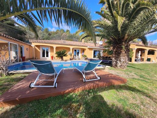 Superb villa with 195 m² of living space on 5865m² of land with pool and stunning views of the villa