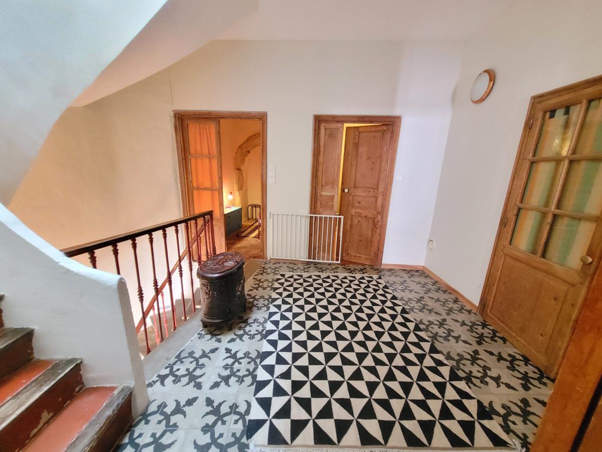 Beautiful Character House With 166 M2 Of Living Space In The Heart Of A Charming Village.