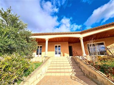 Pleasant single storey villa with 118 m² of living space on a 1399 m² plot, quiet location !