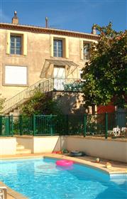 Charming winegrowers house with 4 bedrooms, garage, terrace, courtyard, annex and pool !