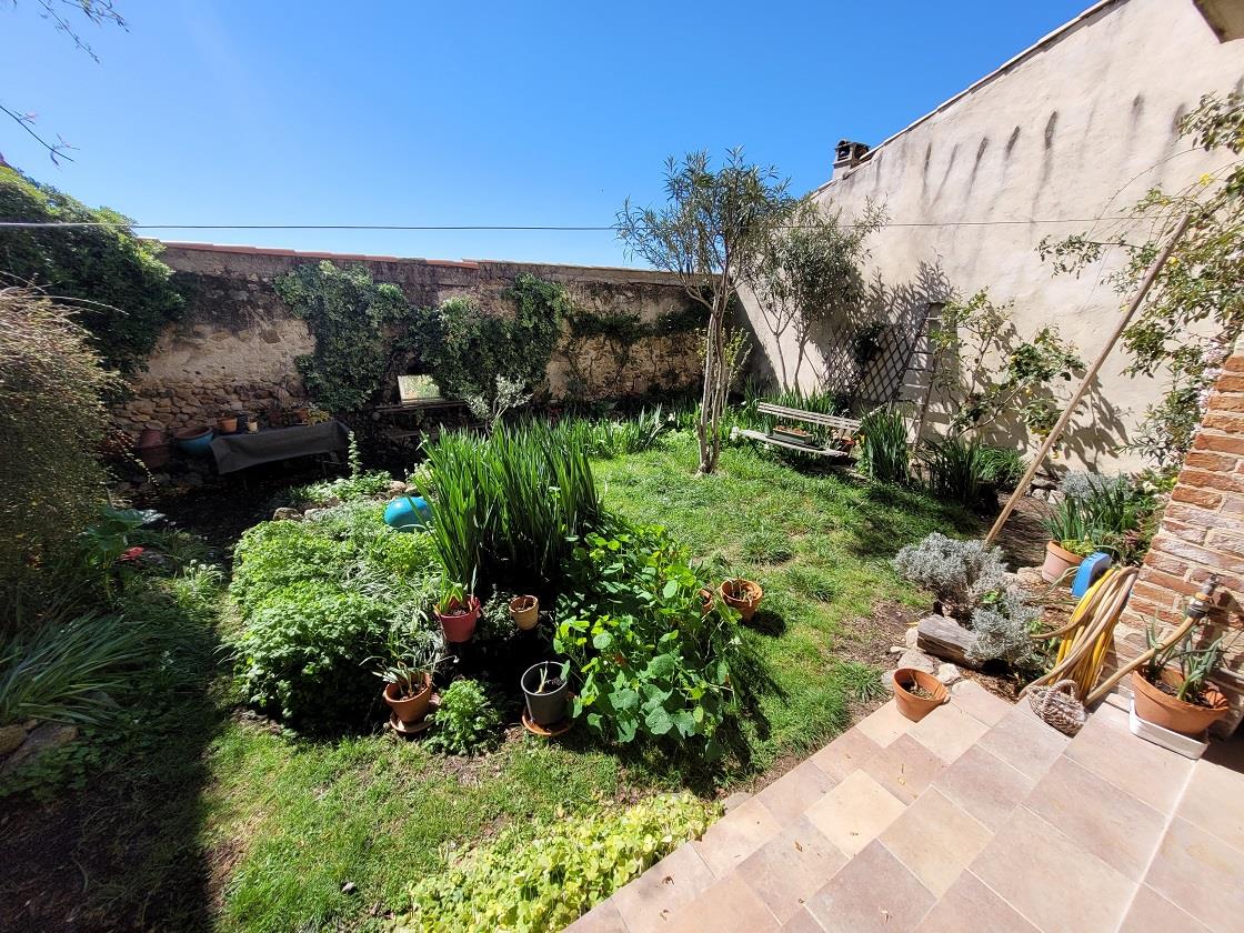 Beautiful character home with 245 m² of living space, terrace, views and garden of 90 m².