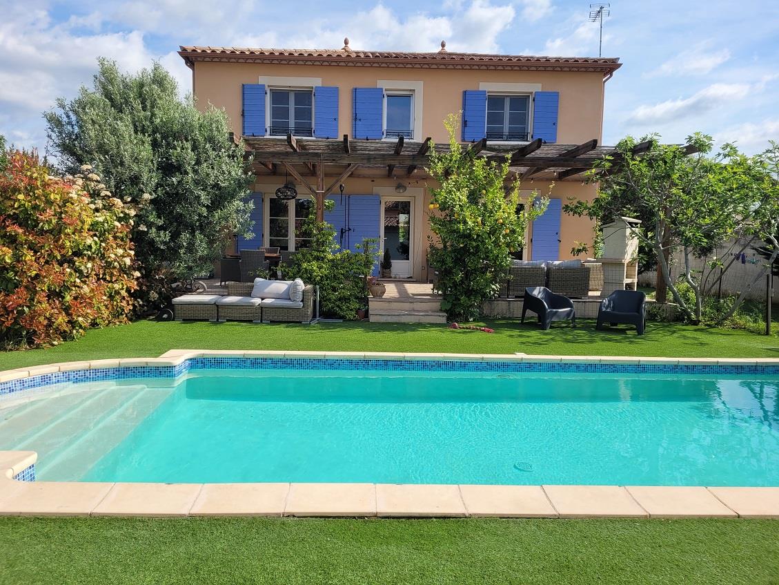 Schöne Bastide mit 120 m² Wohnfläche auf einem sehr schönen Grundstück von 1060 m² mit Pool.