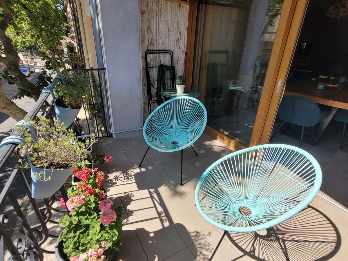 Beautiful Renovated House With 195 M2 Of Living Space In The Heart Of A Charming Village.