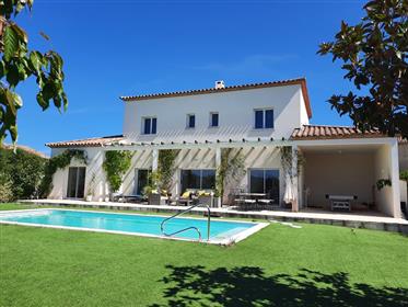 Superb and elegant villa with 180 m² habitables on 964 m² of land and breathtaking views !