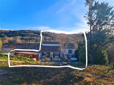 Beautifully renovated main house and independent gite on a 2438 m² plot with nice views !
