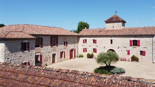 Château Templier d'Exception: Élégance Historique au Coeur d'