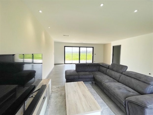 Modern Luxury Living: Stunning New Home on Spacious Plot near Plaisance du Gers and Marciac