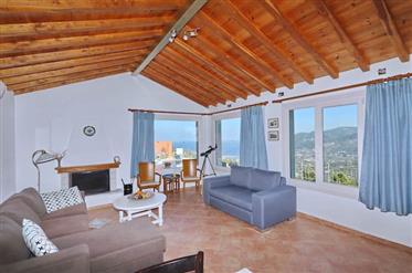 Villa 110 sqm with private pool in Skopelos