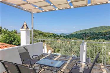 Villa von 100 qm mit privatem Pool in der Landschaft von Skopelos Town