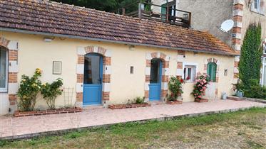 Smukke Maison de Maitre med andet hus og to ferieboliger