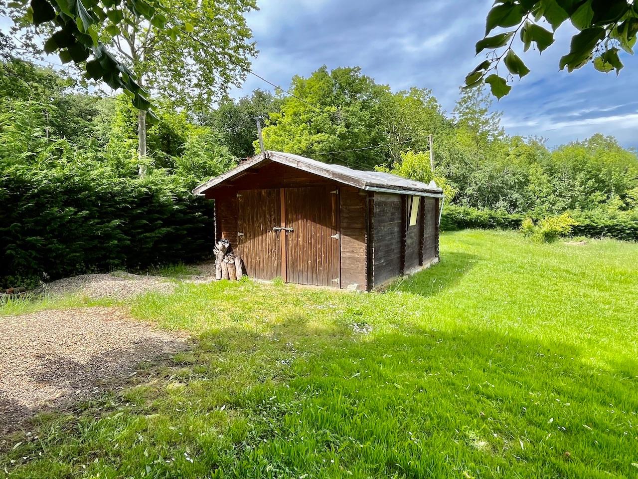 Charmante maison de campagne avec 1ha de terrain autour, 3 chambres