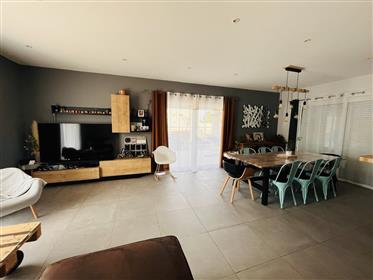 Beautiful recent house with enclosed garden, 5 bedrooms,