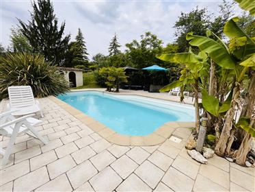 Magnificent stone house at the gates of Marmande, swimming pool, meadows, pond