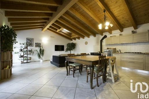 Vendita Casa indipendente / Villa 360 m² - 6 camere - Verona