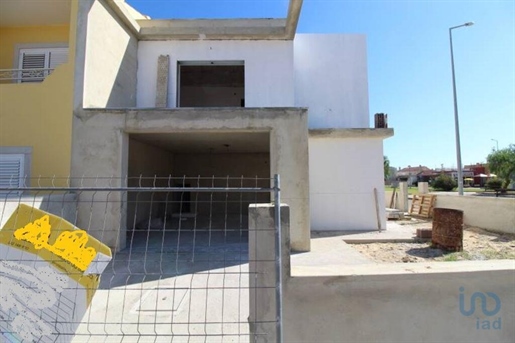 House with 3 Rooms in Setúbal with 126,00 m²