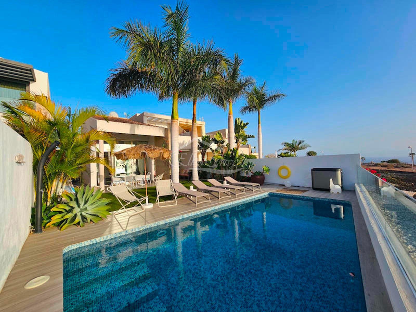 Detached house in La Caleta, Tenerife