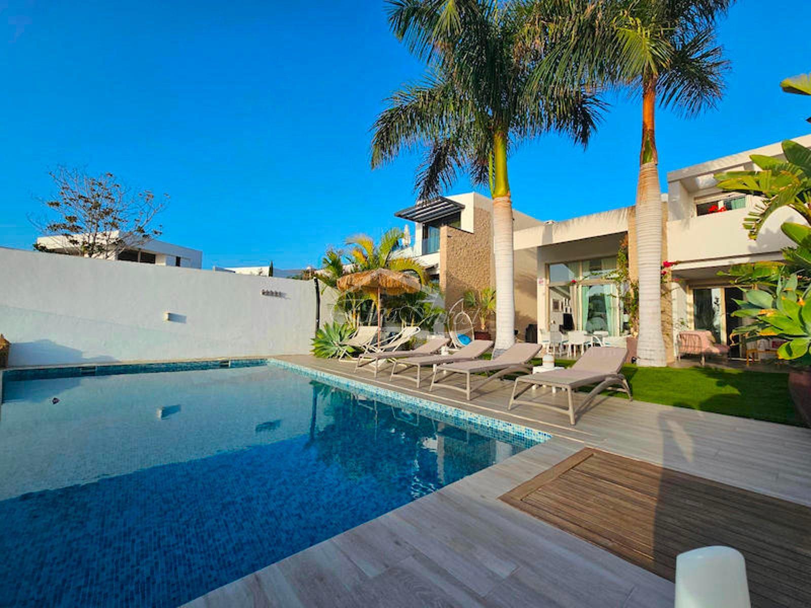 Detached house in La Caleta, Tenerife