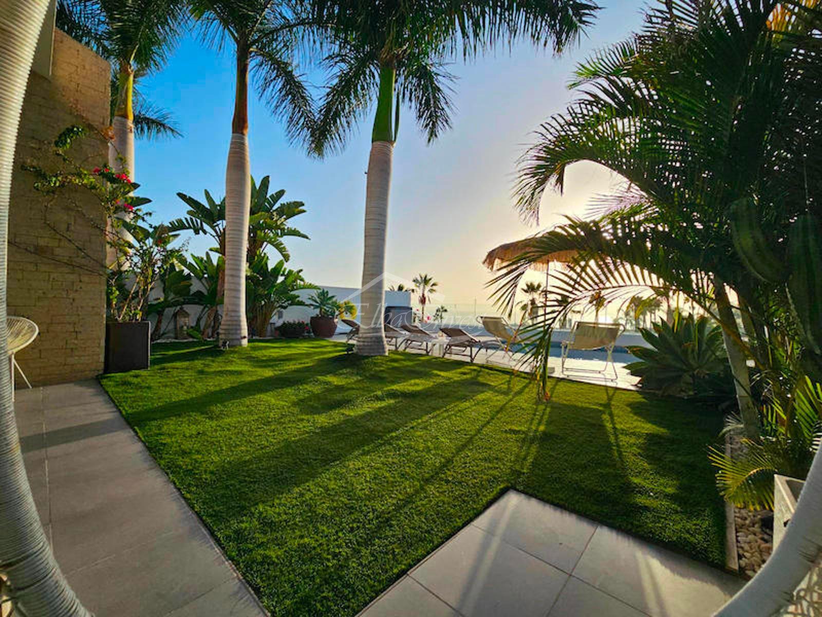 Detached house in La Caleta, Tenerife