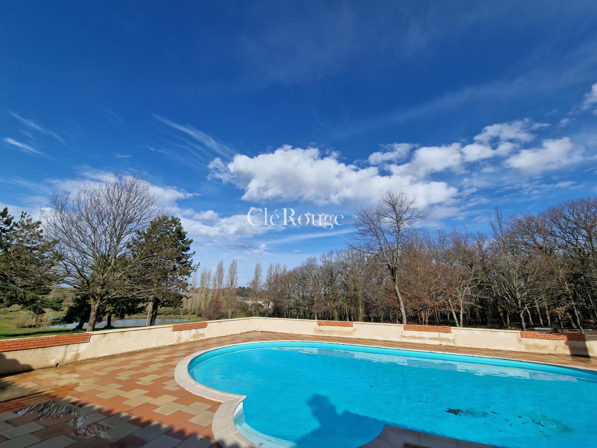 Charming property complex in the Gironde countryside, with swimming pool, 6 hectares of land with po