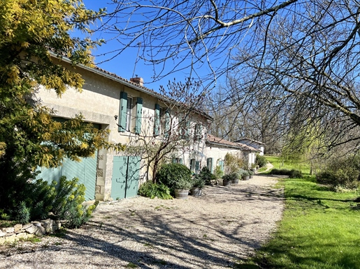 Prachtige locatie voor dit landhuis met 2 slaapkamers pension in de buurt van Bergerac