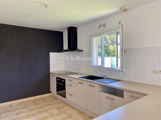 Close to Marmande - Attractive 3 Bedroom Property with Easy to Maintain Garden