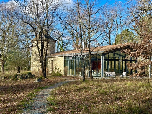 Near Bergerac - One bedroom architect-designed house with panoramic views