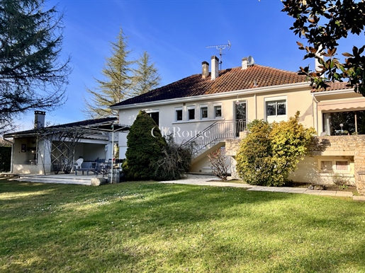 Close to Duras - An Immaculately presented 4 bed Property set In 8550m2 grounds