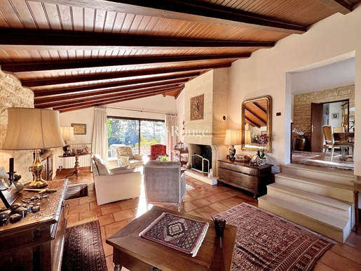 Close to Duras - An Immaculately presented 4 bed Property set In 8550m2 grounds