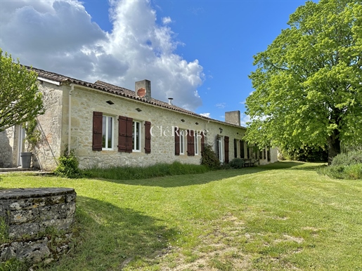 Near Duras - Beautiful property with 2 large gites and swimming pool with 1.8 hectare of land