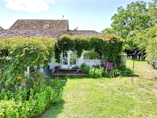 A 4 Bed Country House With 2 Gites, Lake & 2.9 Hectares of Grounds Near Duras