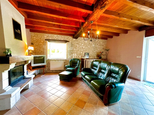 A Wonderful 3 Bedroom Property With Large Garden Near Duras