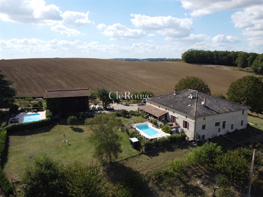 Stone house with gîtes, 2 swimming pools and panoramic views in Lot-et-Garonne