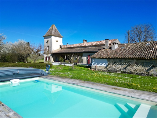 Near Eymet - Charming property with swimming pool and potential for gites